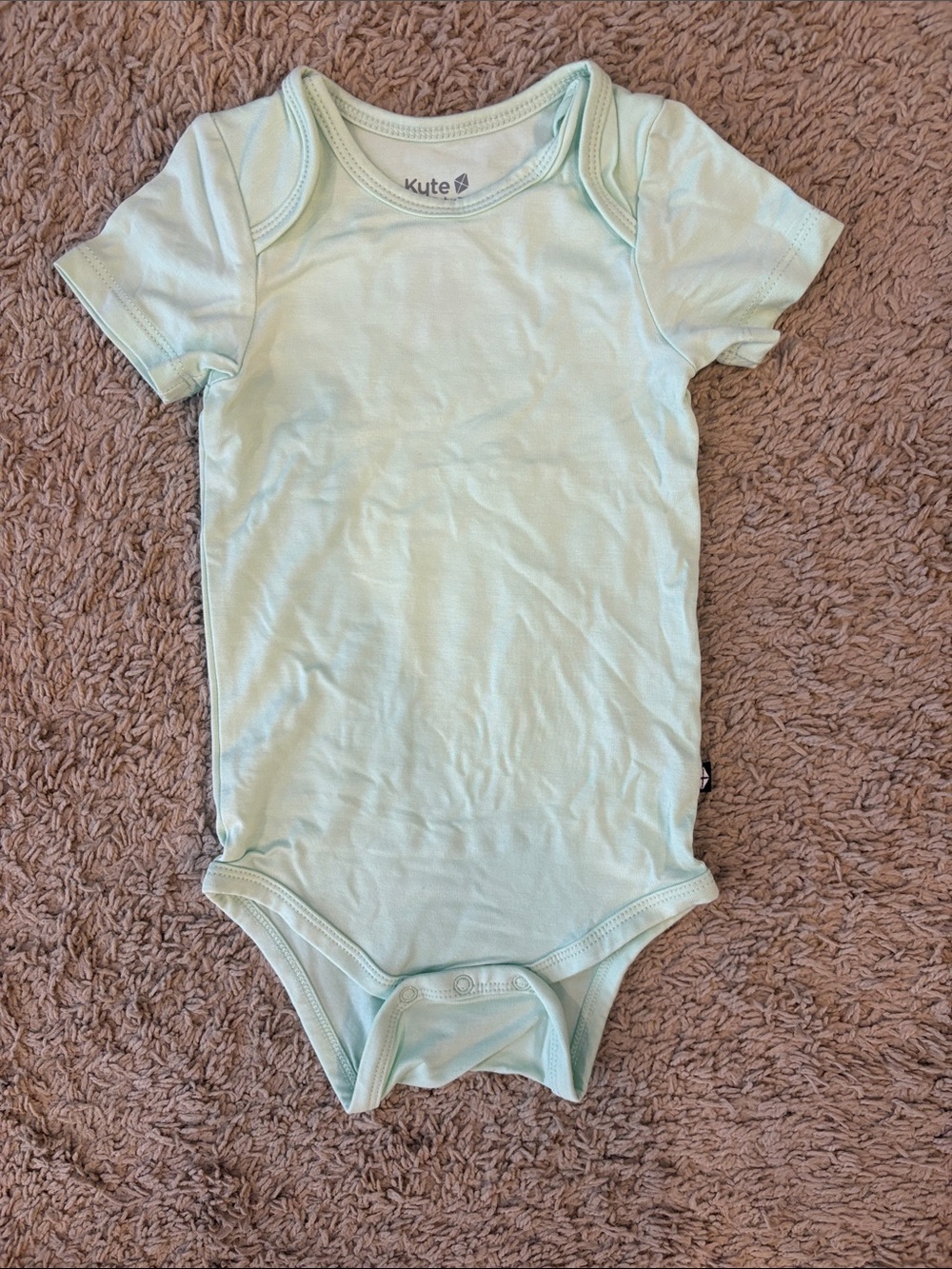 Kyte BABY Bamboo Short-Sleeve Bodysuit in Mint. BNWOT. Size 12-18 mos. Unisex.